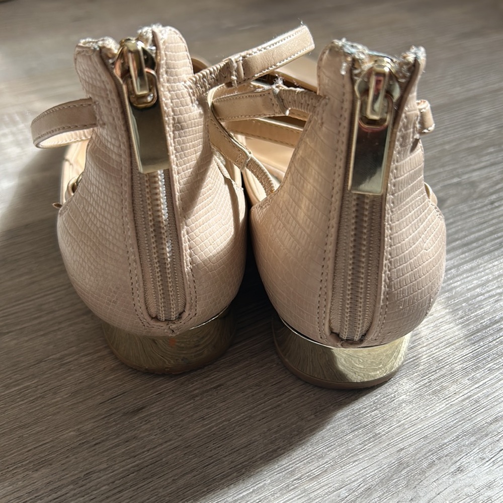 Nude Flats - Picture 4 of 5